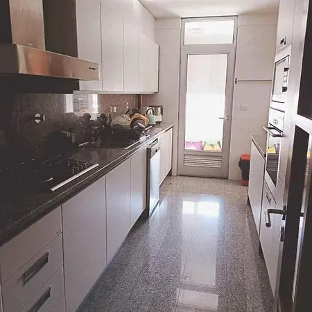 Apartamento 2 Bedroom Close To Airport With Pool & Gym *