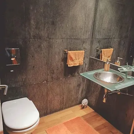 2 Bedroom Apartment Close To Airport With Pool & Gym Lisbon